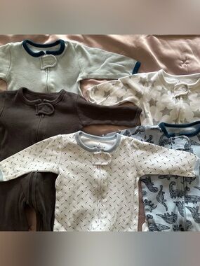 The Peanutshell 0-3 Month Layette Footed Sleepers Pajamas Onesies Multicolor